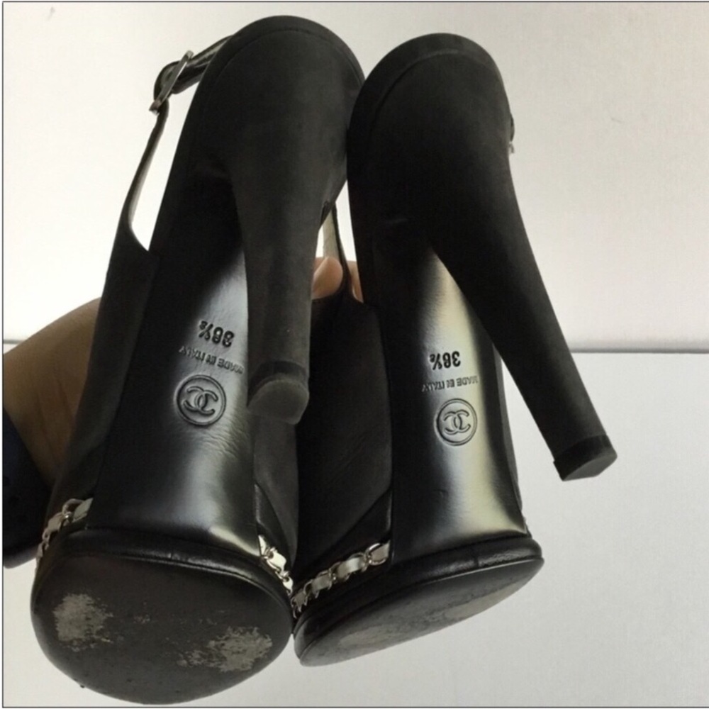 CHANEL - Picture 6 of 16